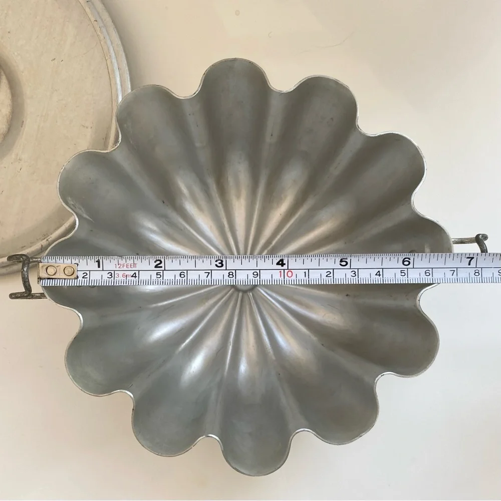 Vintage Mirro Jello Mold with Locking Lid Domed Fluted Pudding